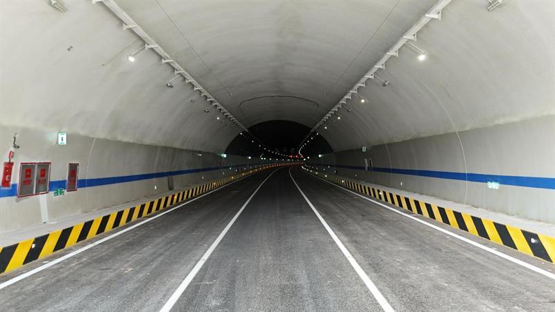 京蔚高速(原称国道109新线高速公路)西六环-灵山互通段建成通车
