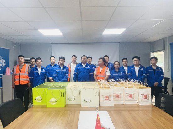 中国二冶四川分公司第一项目部党支部开展为职工送清凉主题活动