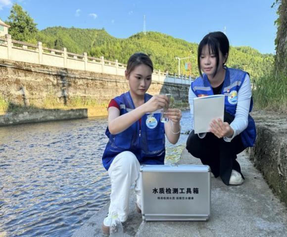 泉州海洋职业学院“河小禹”环保实践队 “河”我一起 助力河长制